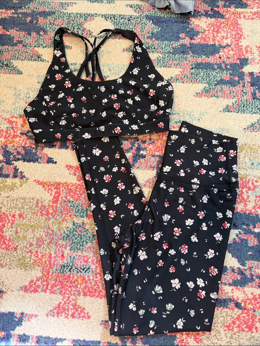 soulcycle Black Floral Strappy Sports Bra and Leggings Set